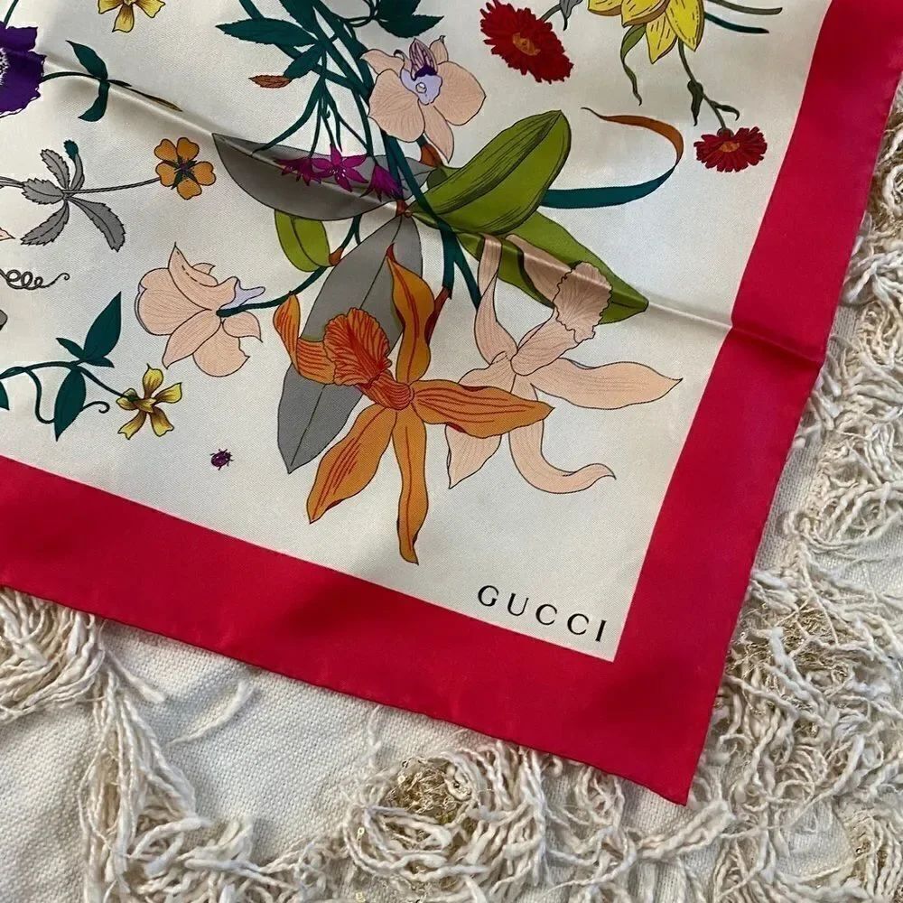 GUCCI Flora Gothic Square Scarf - Picture 6 of 7